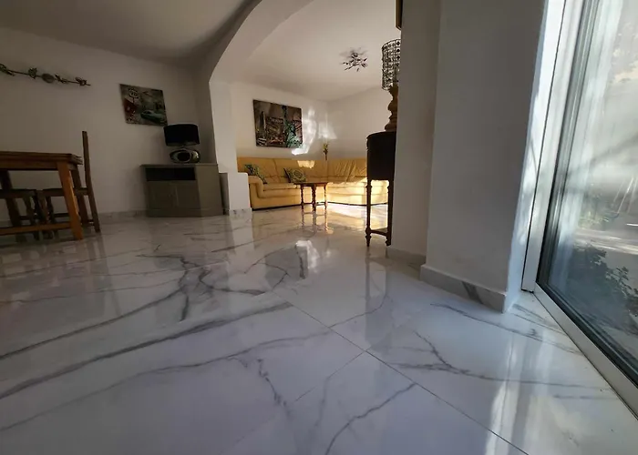 Les Rosieres Maxime-golf De Saint Tropez, Climatisee